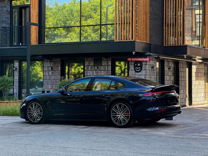 Porsche Panamera GTS new